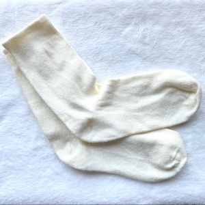 🆓 w Purchase - Cream-Colored Crew/Cabin Socks